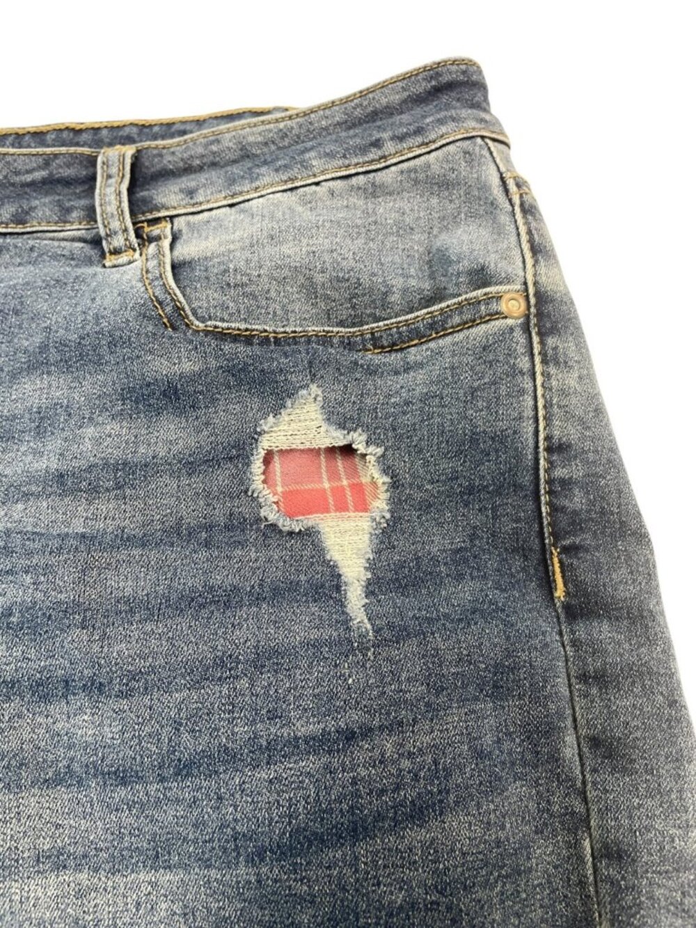 CATO EST. 946‎ Denim Women's Blue 22W Distressed Plaid Cuff Frayed Hem Shorts - Picture 2 of 5